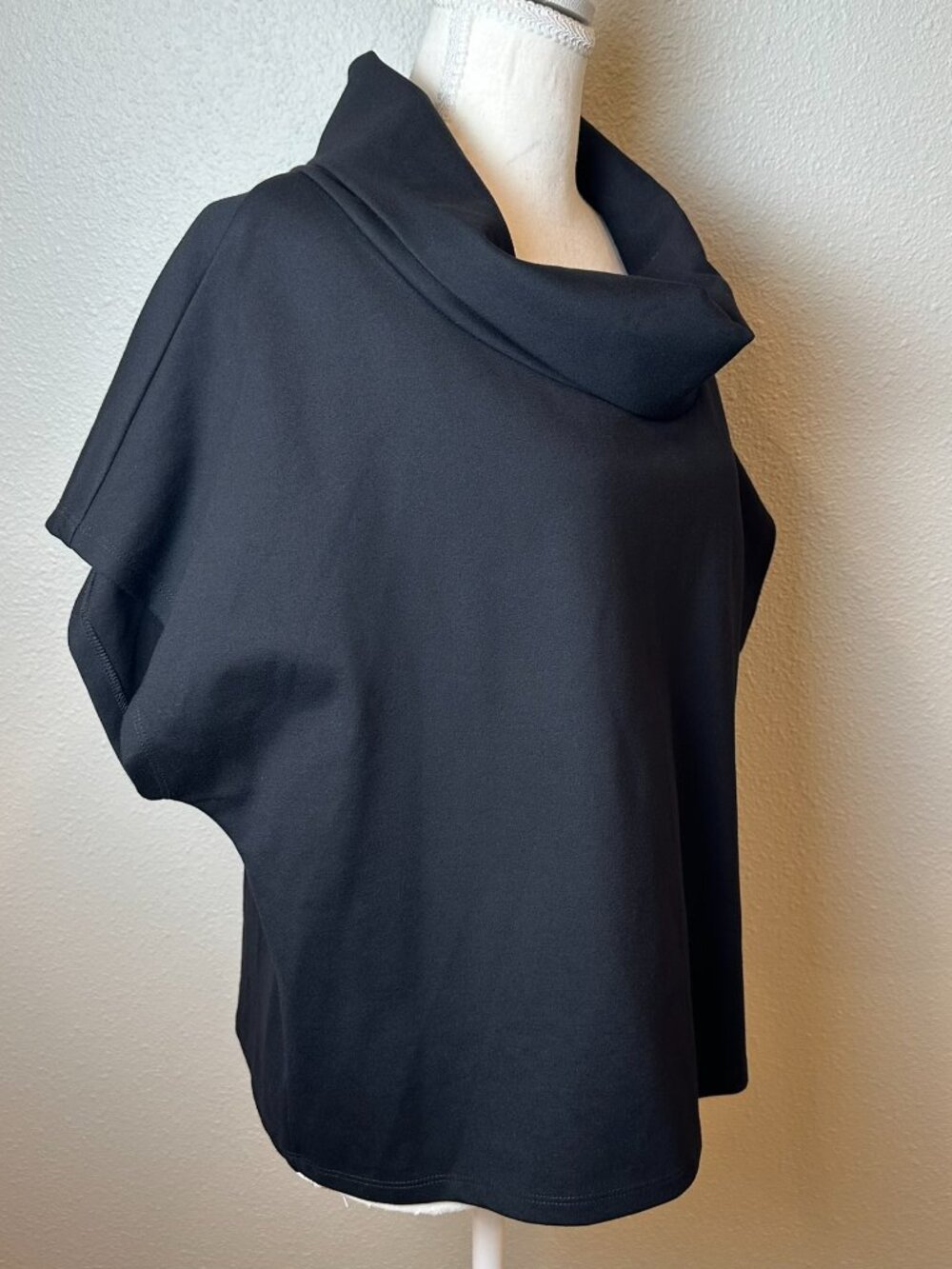 ISLE by Melis Kozan Black Funnel Cowl Neck Pullover Top Size Med Boxy Athleisure - Picture 4 of 9